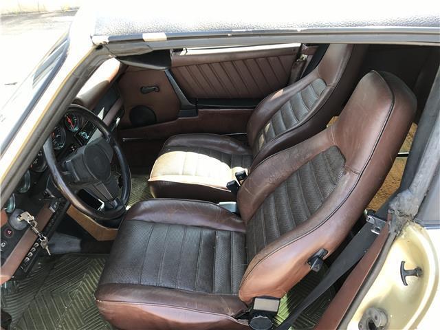 1976 -- Porsche 911 --