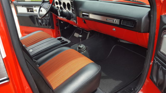 1976 Orange-White Chevrolet C/K Pickup 1500 pickup