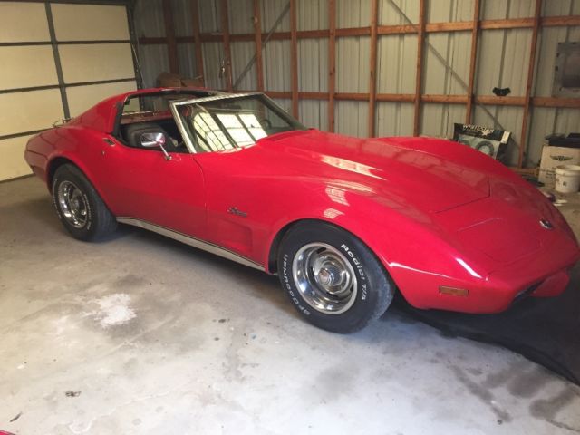 1976 Red Chevrolet Corvette Coupe