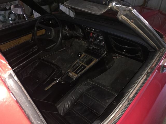 1976 Red Chevrolet Corvette Coupe