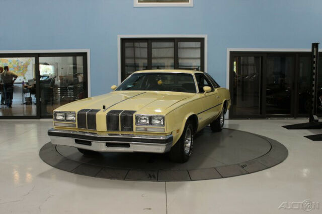 1976 Yellow Oldsmobile Cutlass