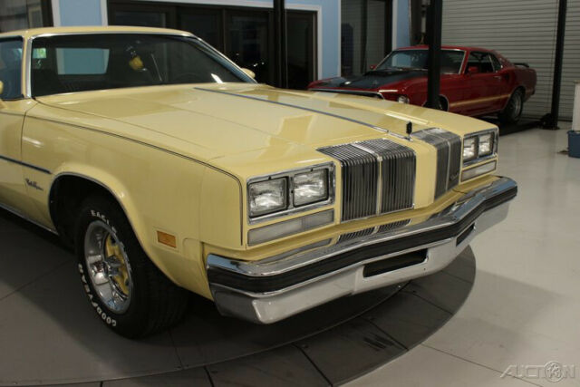 1976 Yellow Oldsmobile Cutlass