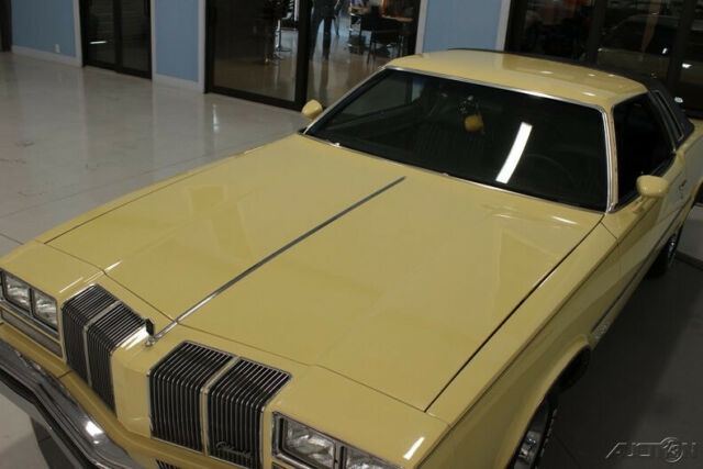 1976 Yellow Oldsmobile Cutlass