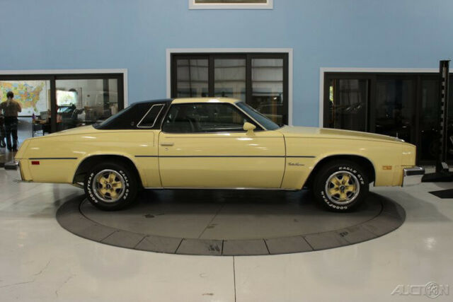 1976 Yellow Oldsmobile Cutlass