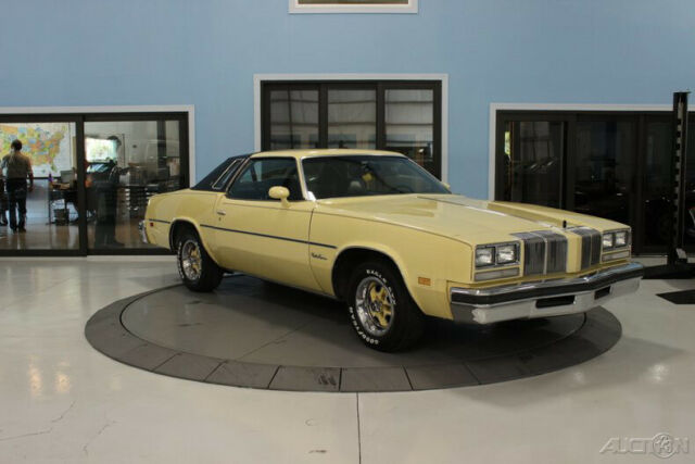 1976 Yellow Oldsmobile Cutlass