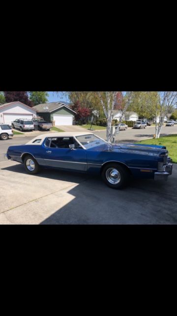 1976 Gold and cream Ford Thunderbird Coupe