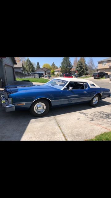 1976 Gold and cream Ford Thunderbird Coupe