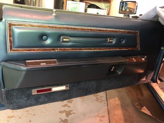 1976 Gold and cream Ford Thunderbird Coupe