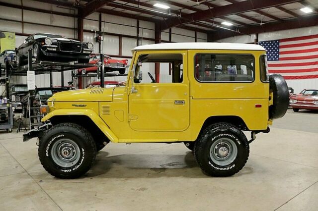 1976 Yellow Toyota FJ 40 SUV