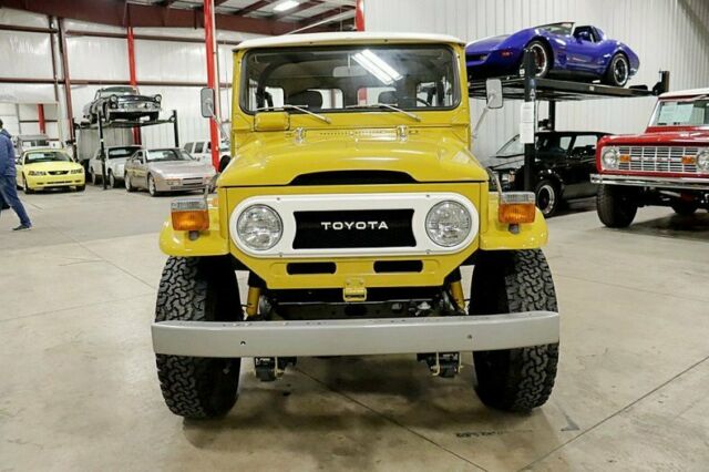 1976 Yellow Toyota FJ 40 SUV