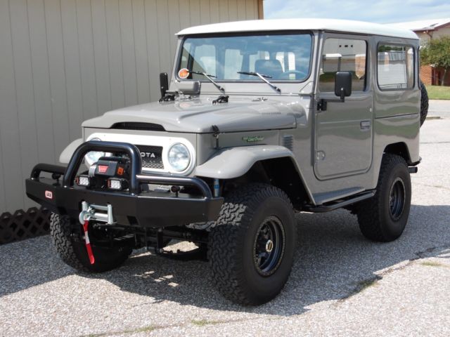 1976 Gray Toyota Land Cruiser SUV