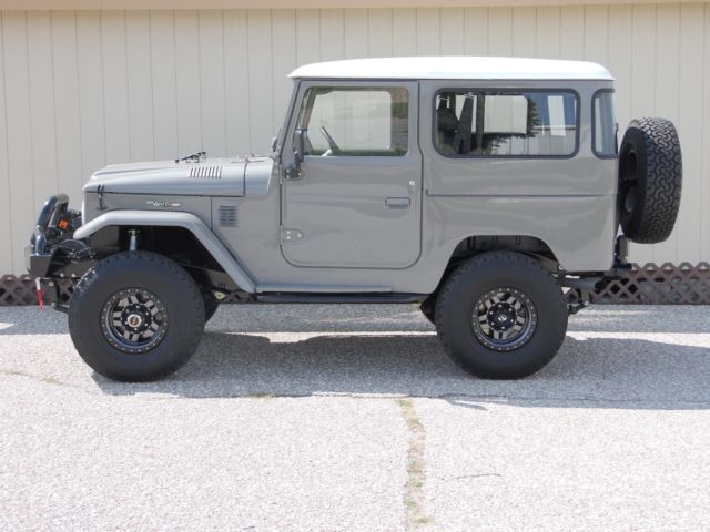 1976 Gray Toyota Land Cruiser SUV