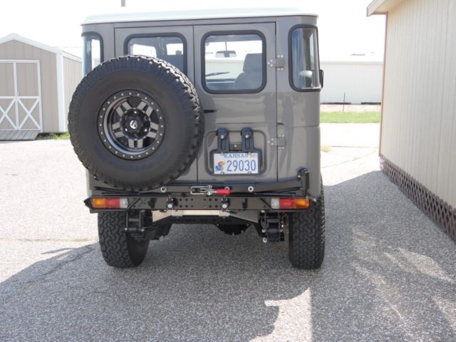 1976 Gray Toyota Land Cruiser SUV