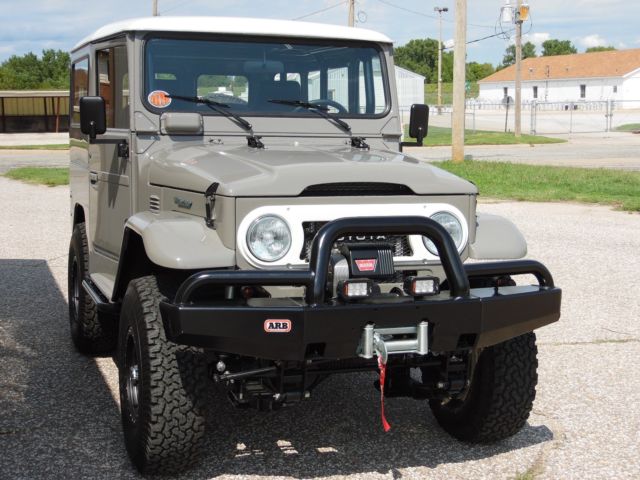 1976 Gray Toyota Land Cruiser SUV