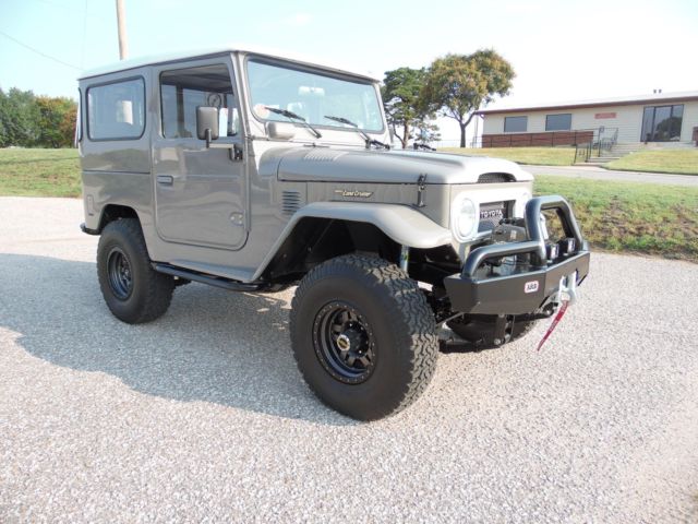 1976 Gray Toyota Land Cruiser SUV