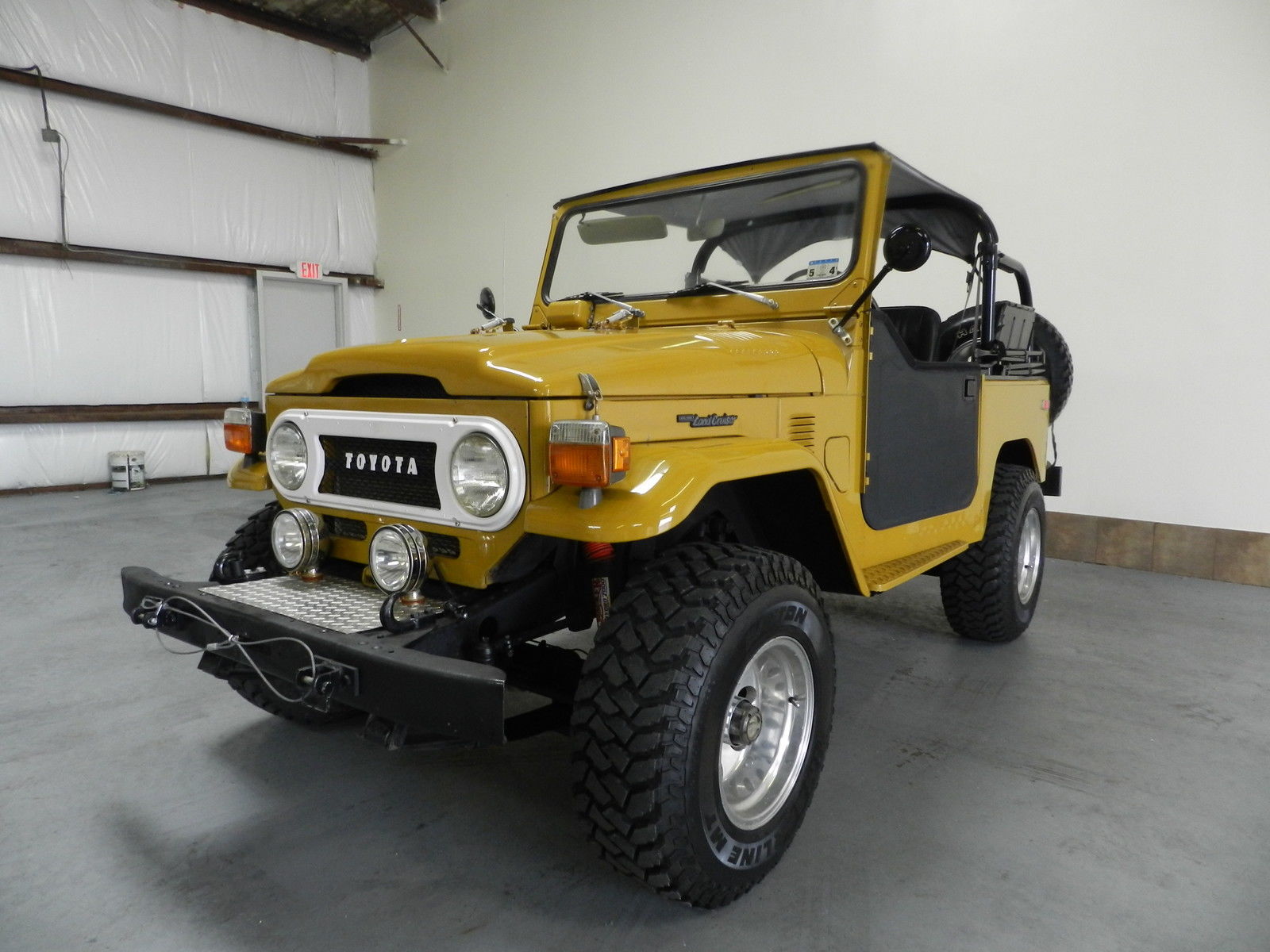 1976 Yellow Toyota FJ Cruiser