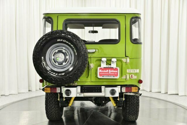 1976 Green Toyota FJ Cruiser SUV