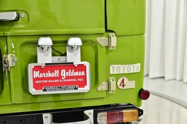 1976 Green Toyota FJ Cruiser SUV