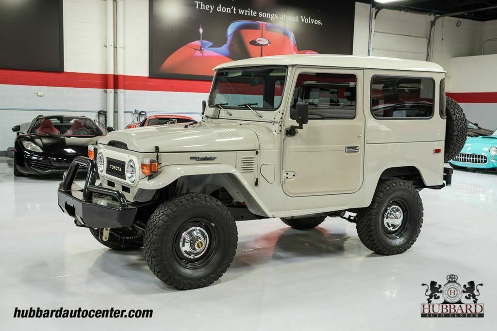 1976 Tan Toyota FJ Cruiser