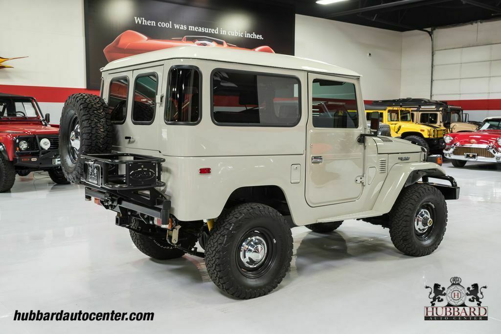 1976 Tan Toyota FJ Cruiser