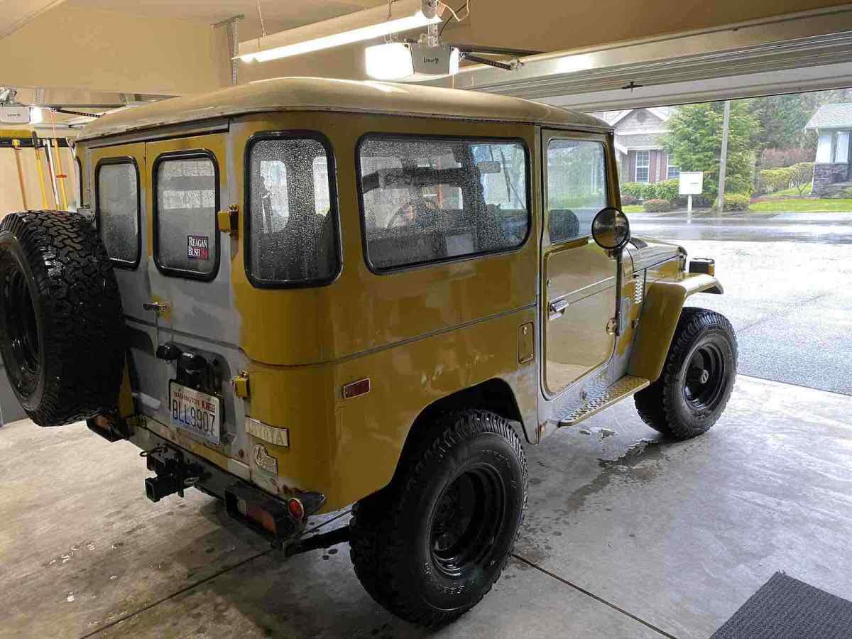 1976 Yellow Toyota Fj SUV