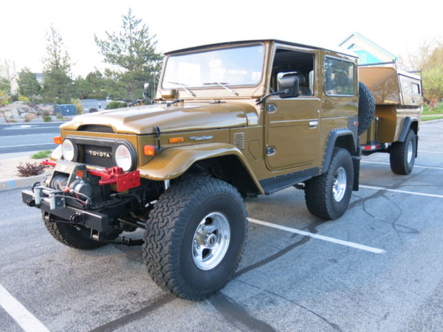 1976 Green Toyota Land Cruiser --