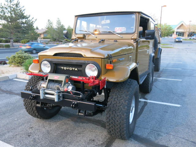 1976 Green Toyota Land Cruiser --