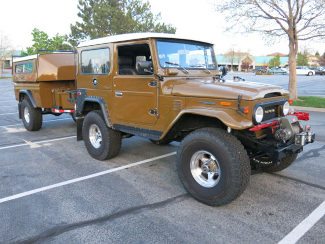 1976 Green Toyota Land Cruiser --