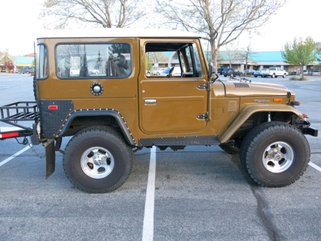 1976 Green Toyota Land Cruiser --