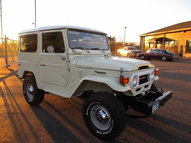 1976 Tan Toyota Land Cruiser SUV