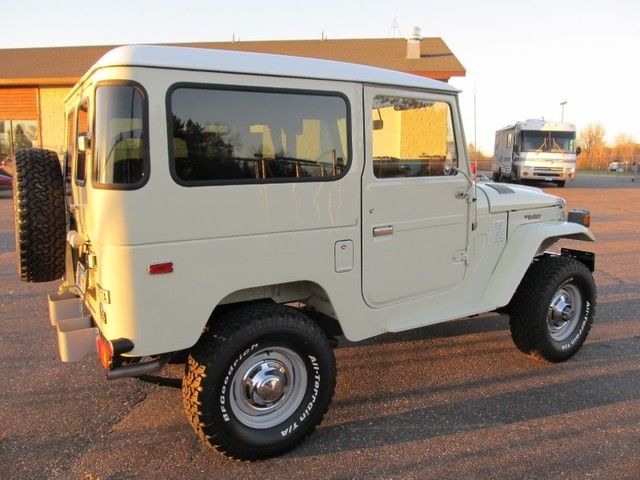 1976 Tan Toyota Land Cruiser SUV