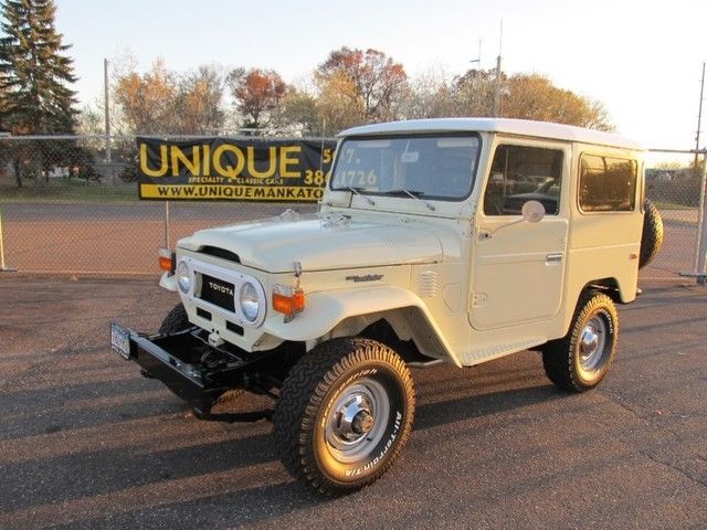 1976 Tan Toyota Land Cruiser SUV