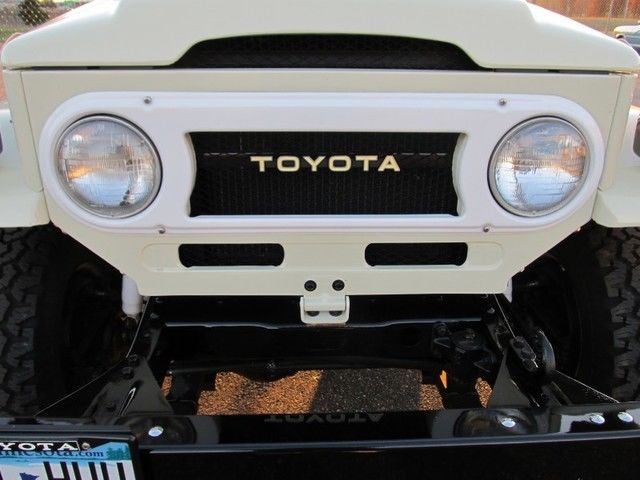 1976 Tan Toyota Land Cruiser SUV