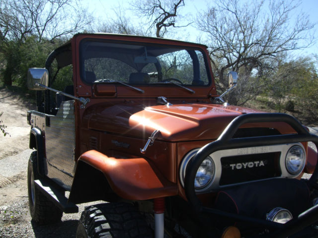 1976 MET. ORANGE Toyota Land Cruiser Convertible