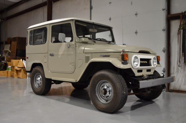 1976 Beige Toyota Land Cruiser SUV