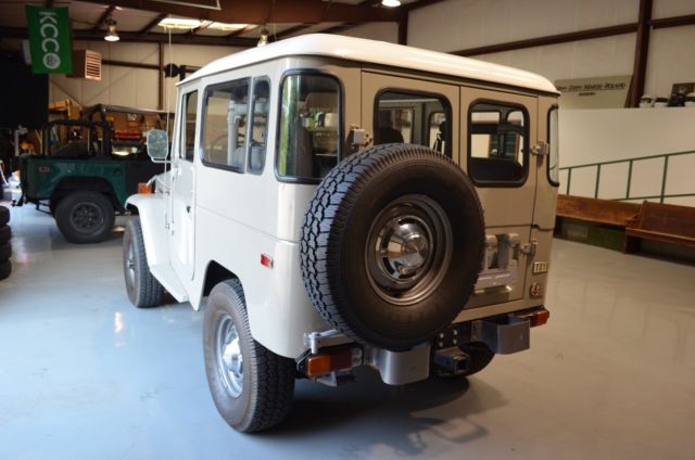 1976 Beige Toyota Land Cruiser SUV