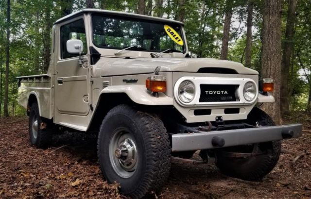 1976 Tan Toyota Land Cruiser Standard Cab Pickup
