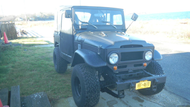 1976 Black Toyota FJ Cruiser SUV