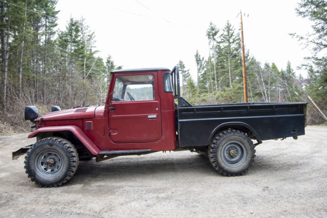1976 Red Toyota Land Cruiser