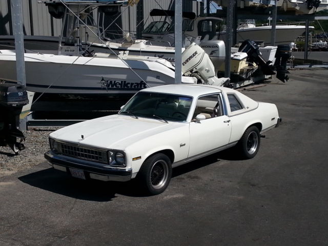 1976 White Chevrolet Nova Coupe
