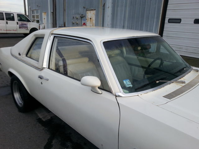 1976 White Chevrolet Nova Coupe