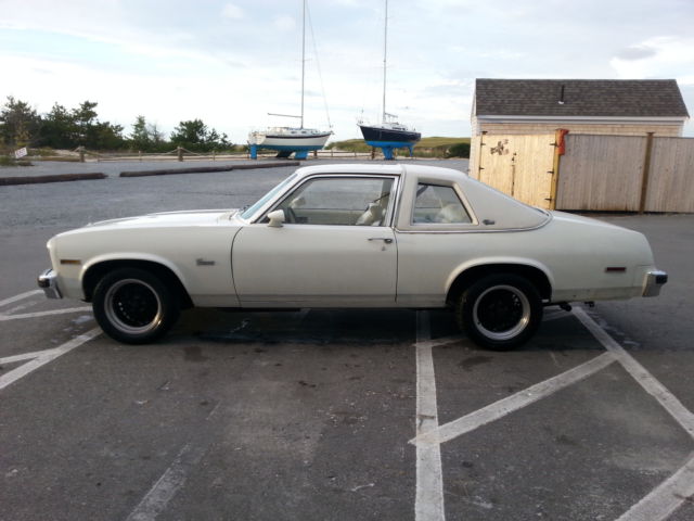 1976 White Chevrolet Nova Coupe