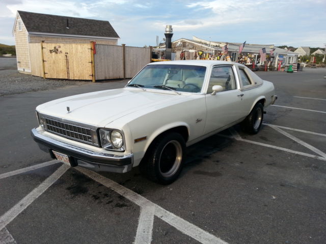 1976 White Chevrolet Nova Coupe