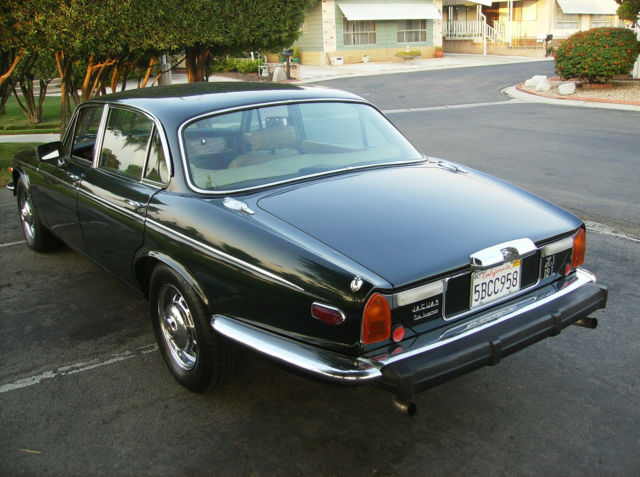 1976 Green Jaguar XJ12 Sedan