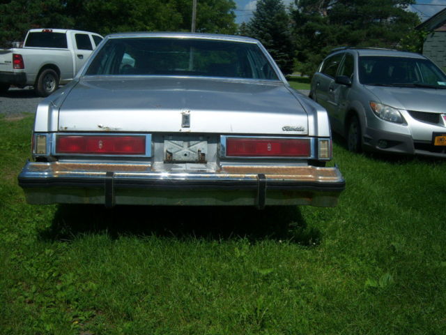 1977 Gray Oldsmobile Eighty-Eight Sedan