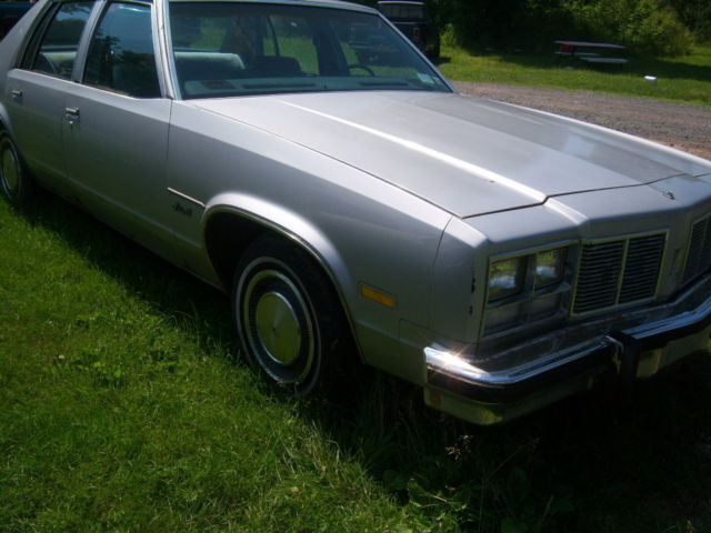 1977 Gray Oldsmobile Eighty-Eight Sedan