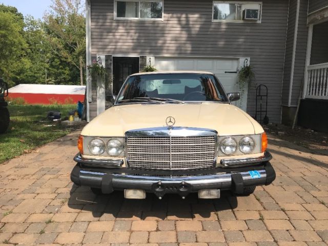 1977 Light Ivory Mercedes-Benz 200-Series Sedan