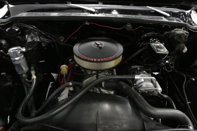 1977 White Chevrolet K-10