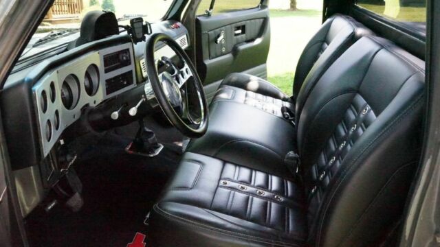 1977 White & Gray Chevrolet C-10 Extended Cab Pickup