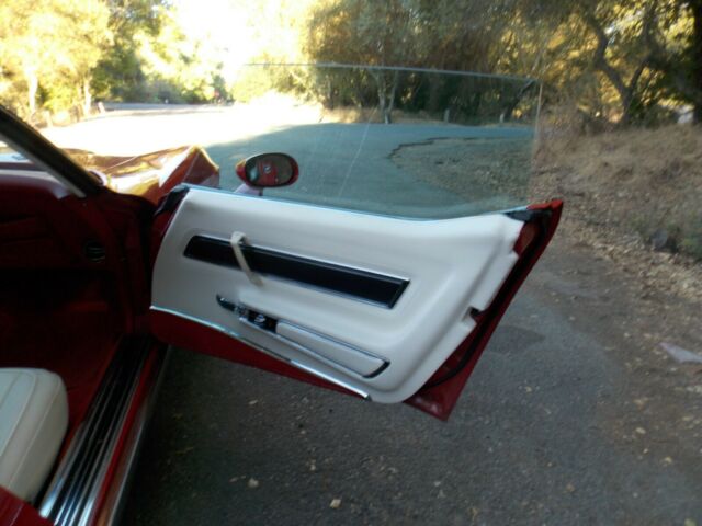1977 Red Chevrolet Corvette Coupe